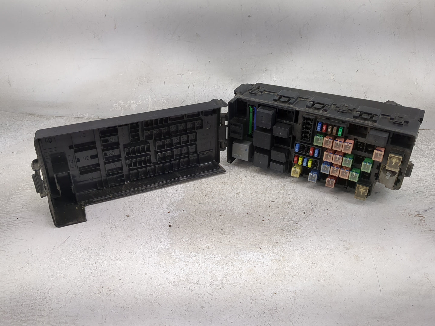 2005-2007 Ford Freestyle Fusebox Fuse Box Panel Relay Module P/N:7154-4514 5F9T-14B192-AA Fits Fits 2005 2006 2007 OEM Used 