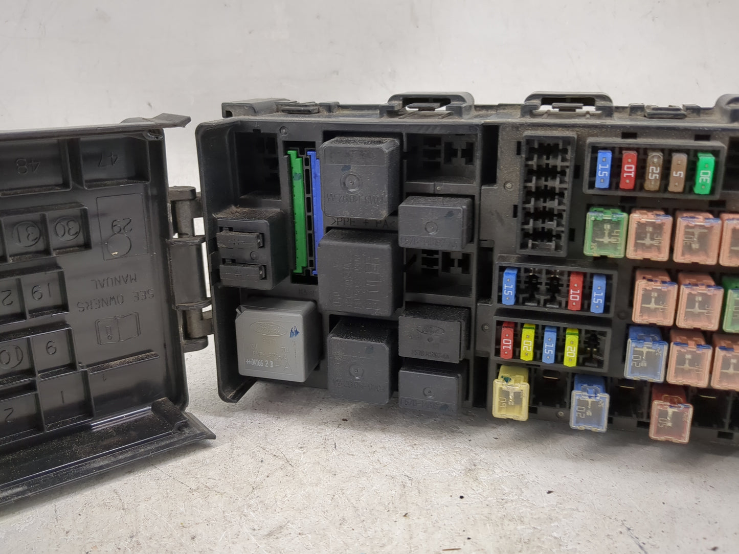 2005-2007 Ford Freestyle Fusebox Fuse Box Panel Relay Module P/N:7154-4514 5F9T-14B192-AA Fits Fits 2005 2006 2007 OEM Used 