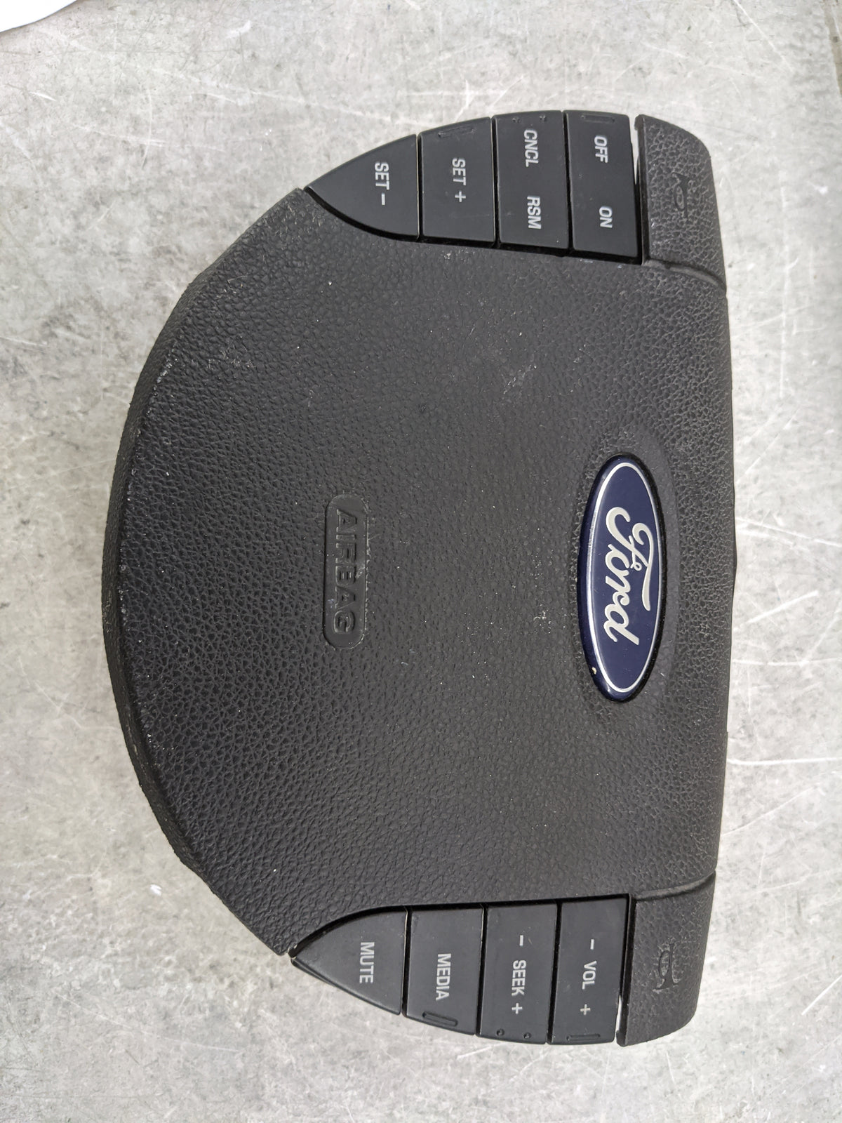 2005-2007 Ford Freestyle Air Bag Driver Left Steering Wheel Mounted 1477649 - Oemusedautoparts1.com