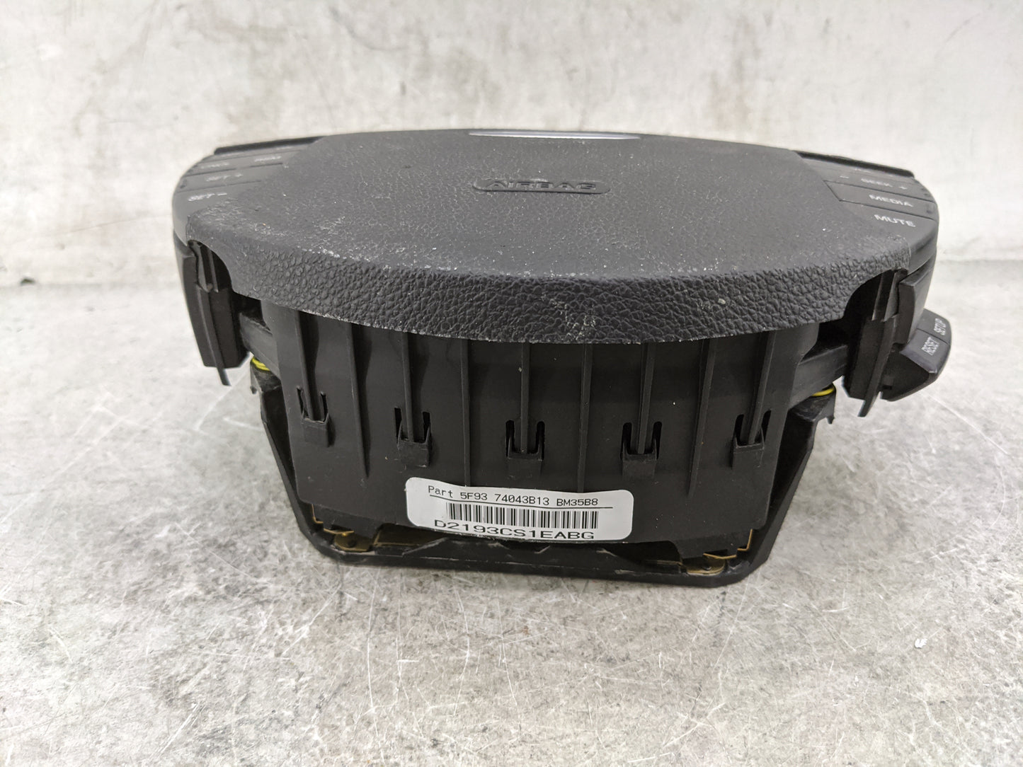 2005-2007 Ford Freestyle Air Bag Driver Left Steering Wheel Mounted 1477649 - Oemusedautoparts1.com