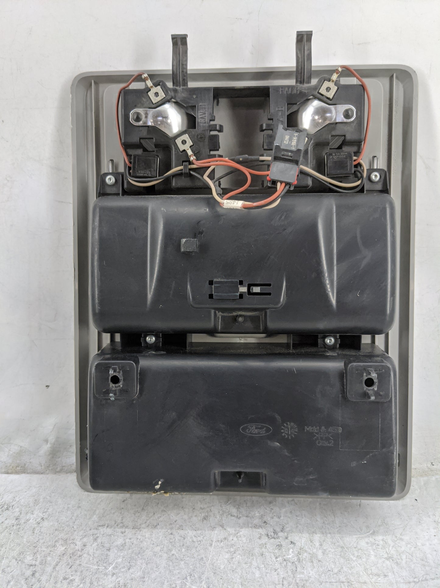 2005-2007 Ford Freestyle Overhead Roof Console Gray - Oemusedautoparts1.com