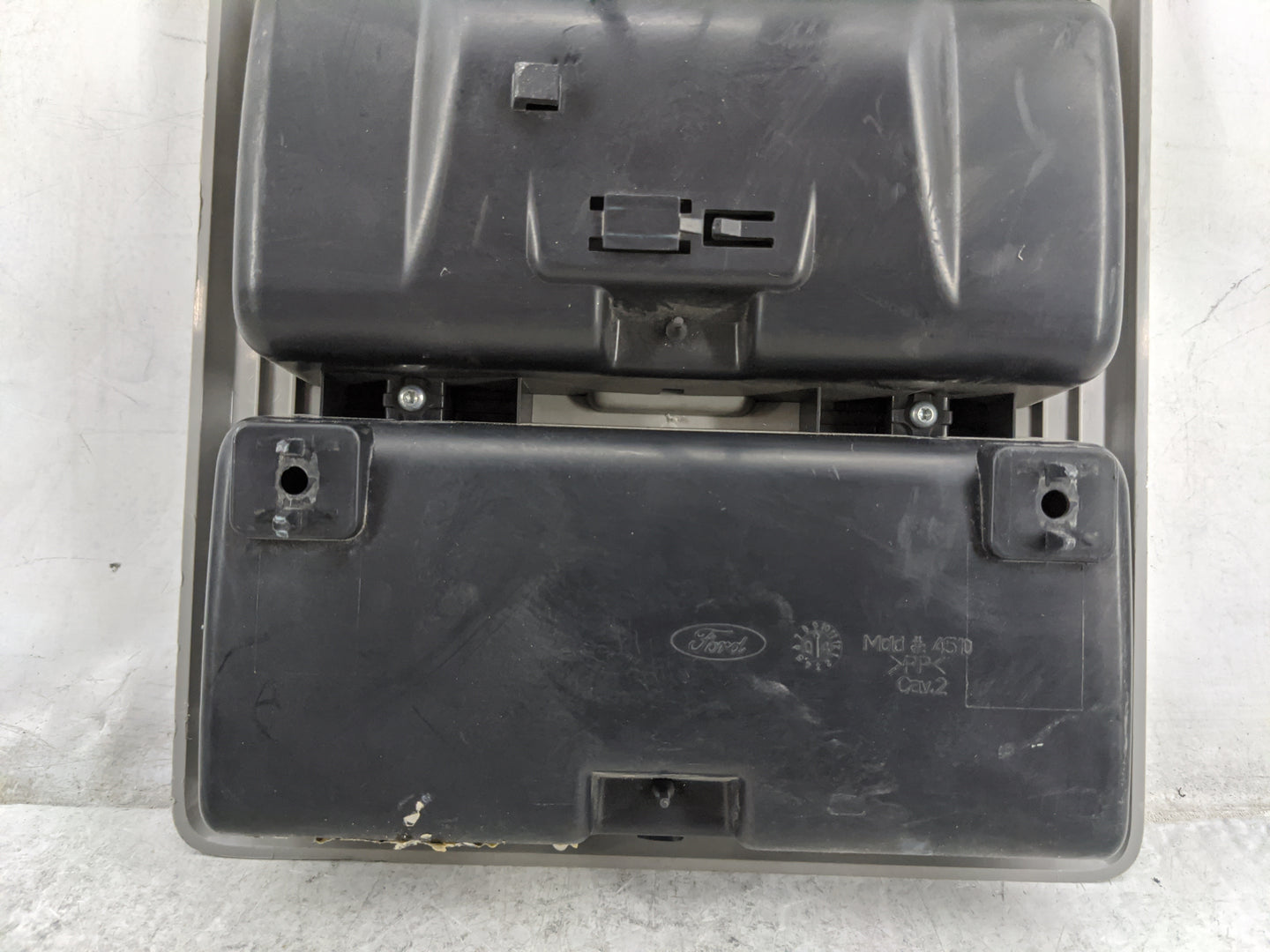 2005-2007 Ford Freestyle Overhead Roof Console Gray - Oemusedautoparts1.com