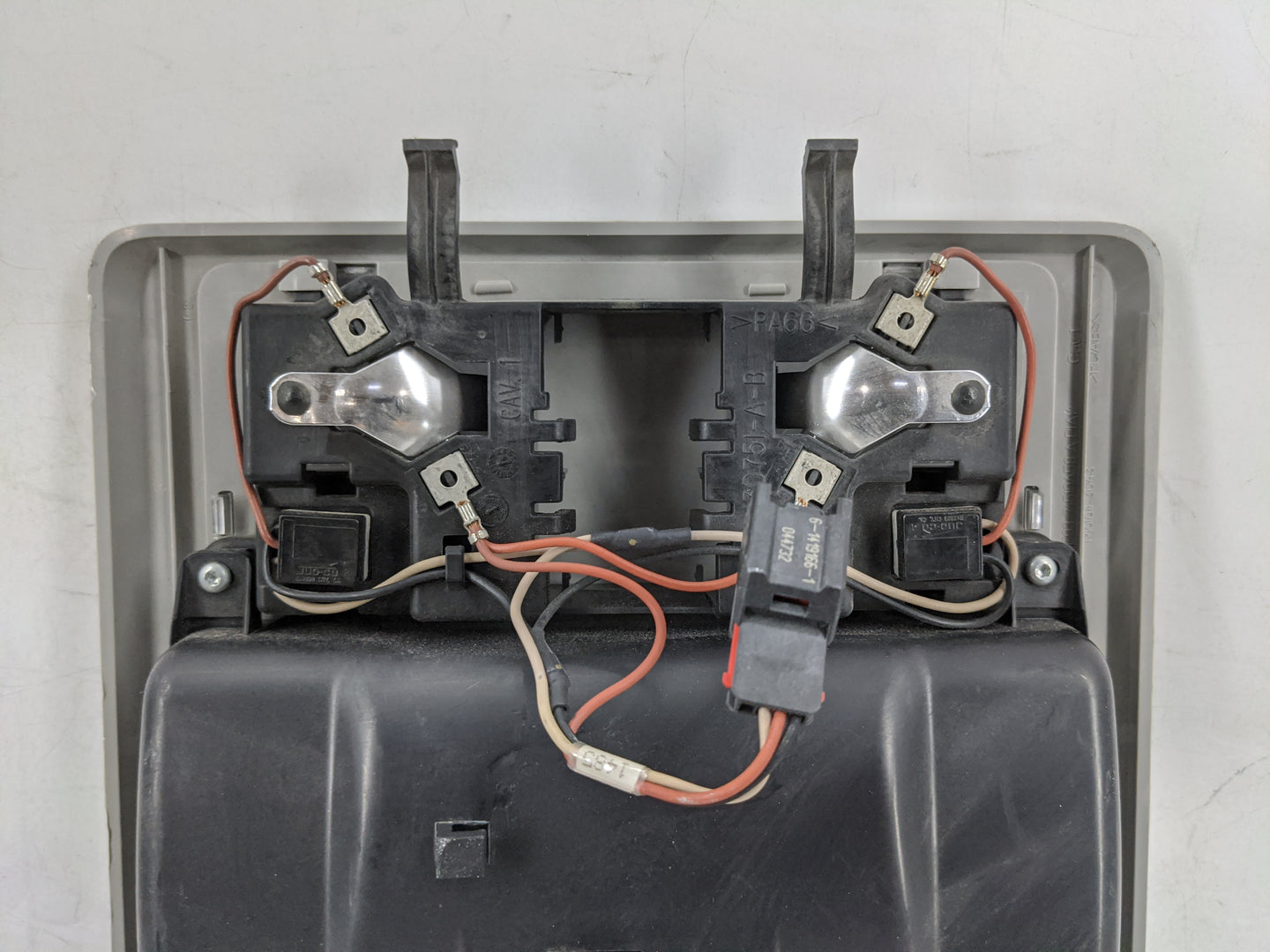2005-2007 Ford Freestyle Overhead Roof Console Gray - Oemusedautoparts1.com