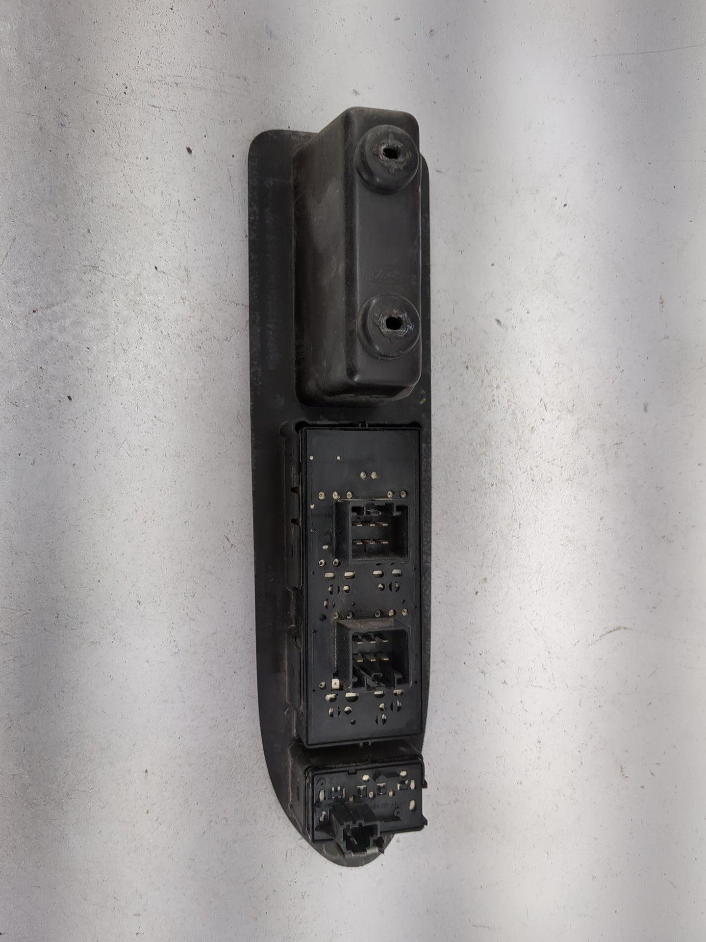 2005-2007 Ford Freestyle Master Power Window Switch Replacement Driver Side Left P/N:5F93-14A422-897 Fits OEM Used Auto Part