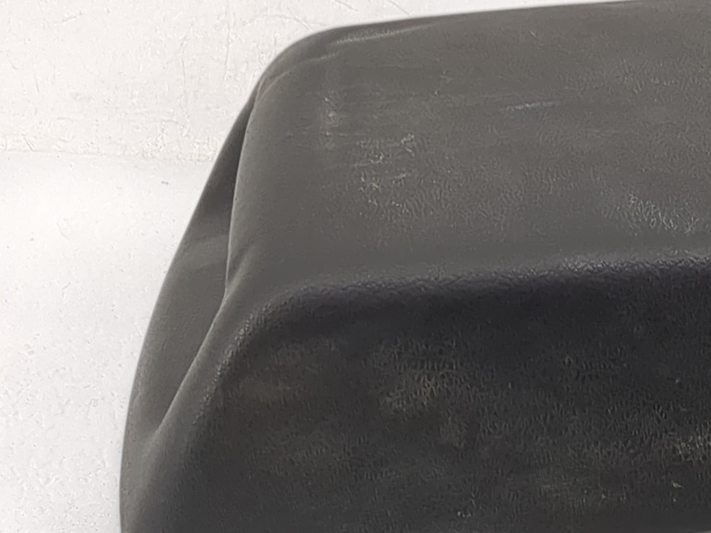 2005 Ford Freestyle Center Console Armrest Cover Lid Fits OEM Used Auto Parts - Oemusedautoparts1.com