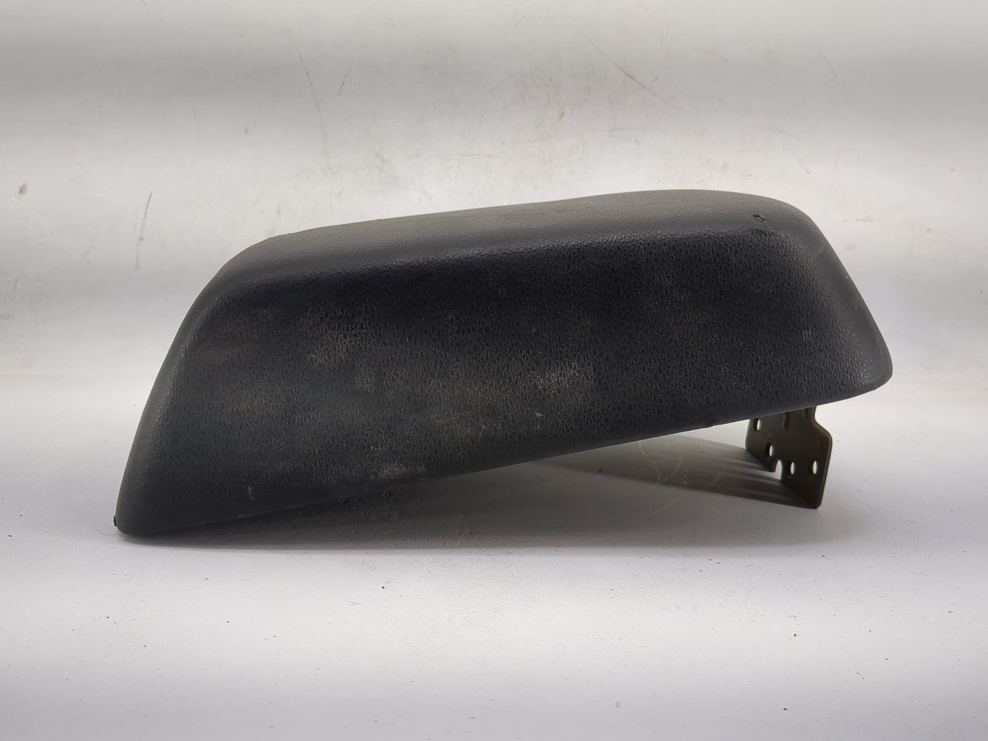 2005 Ford Freestyle Center Console Armrest Cover Lid Fits OEM Used Auto Parts - Oemusedautoparts1.com