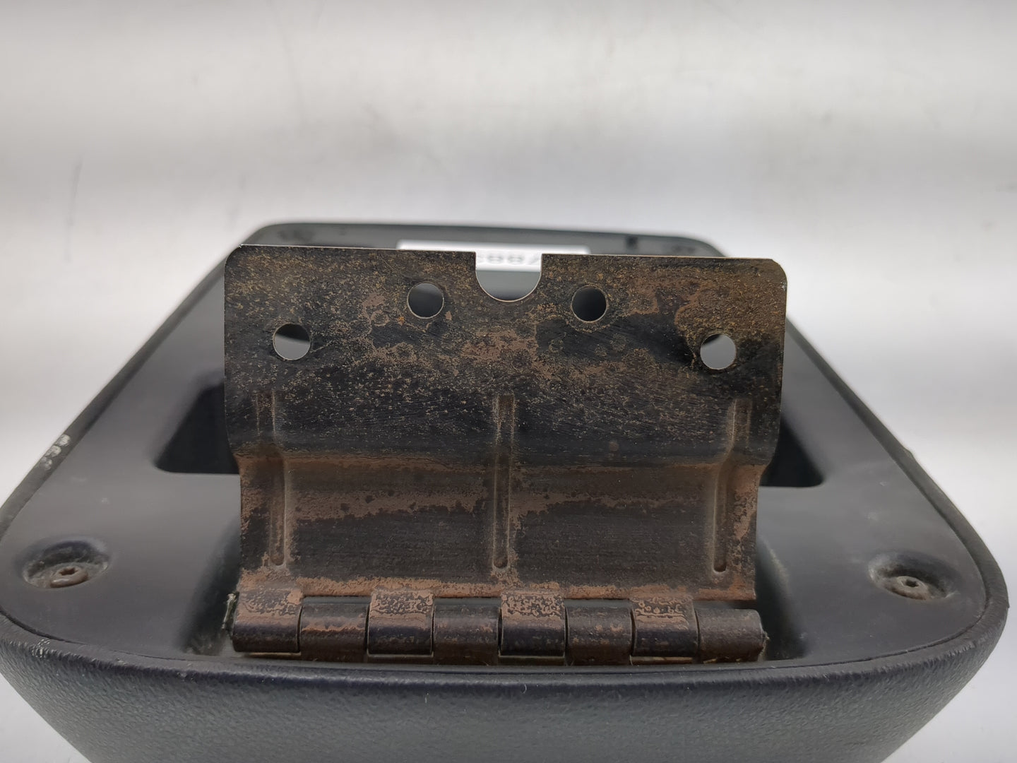 2005 Ford Freestyle Center Console Armrest Cover Lid Fits OEM Used Auto Parts - Oemusedautoparts1.com