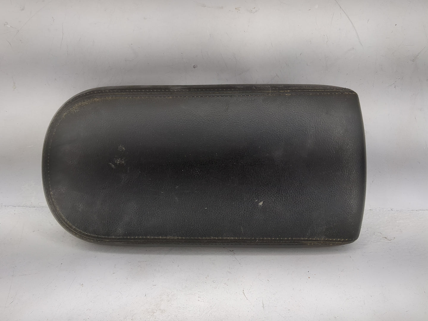 2005 Ford Freestyle Center Console Armrest Cover Lid Fits OEM Used Auto Parts - Oemusedautoparts1.com
