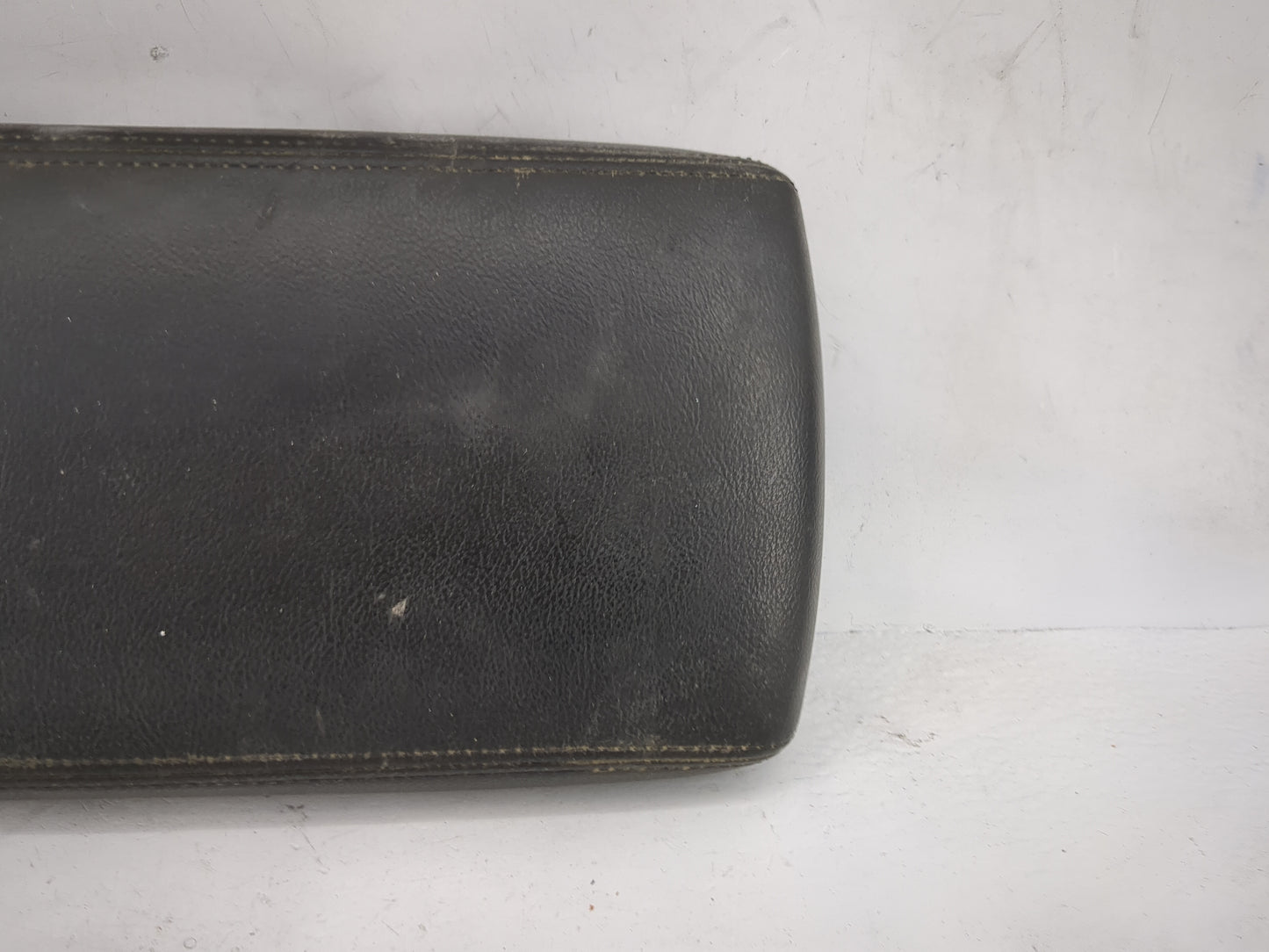 2005 Ford Freestyle Center Console Armrest Cover Lid Fits OEM Used Auto Parts - Oemusedautoparts1.com