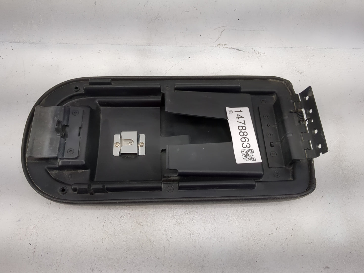 2005 Ford Freestyle Center Console Armrest Cover Lid Fits OEM Used Auto Parts - Oemusedautoparts1.com