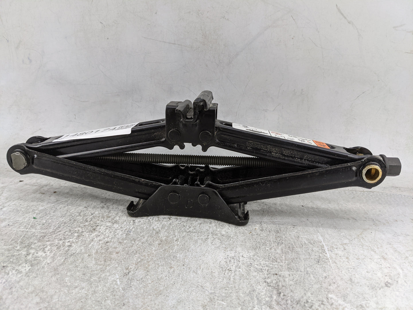 2005 Ford Freestyle Spare Scissor Car Jack Black - Oemusedautoparts1.com