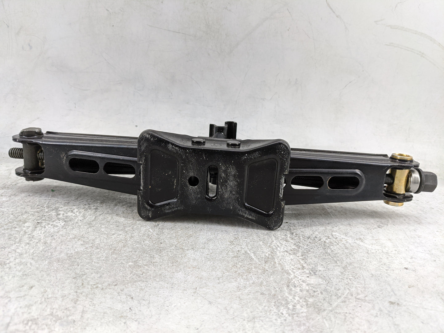 2005 Ford Freestyle Spare Scissor Car Jack Black - Oemusedautoparts1.com
