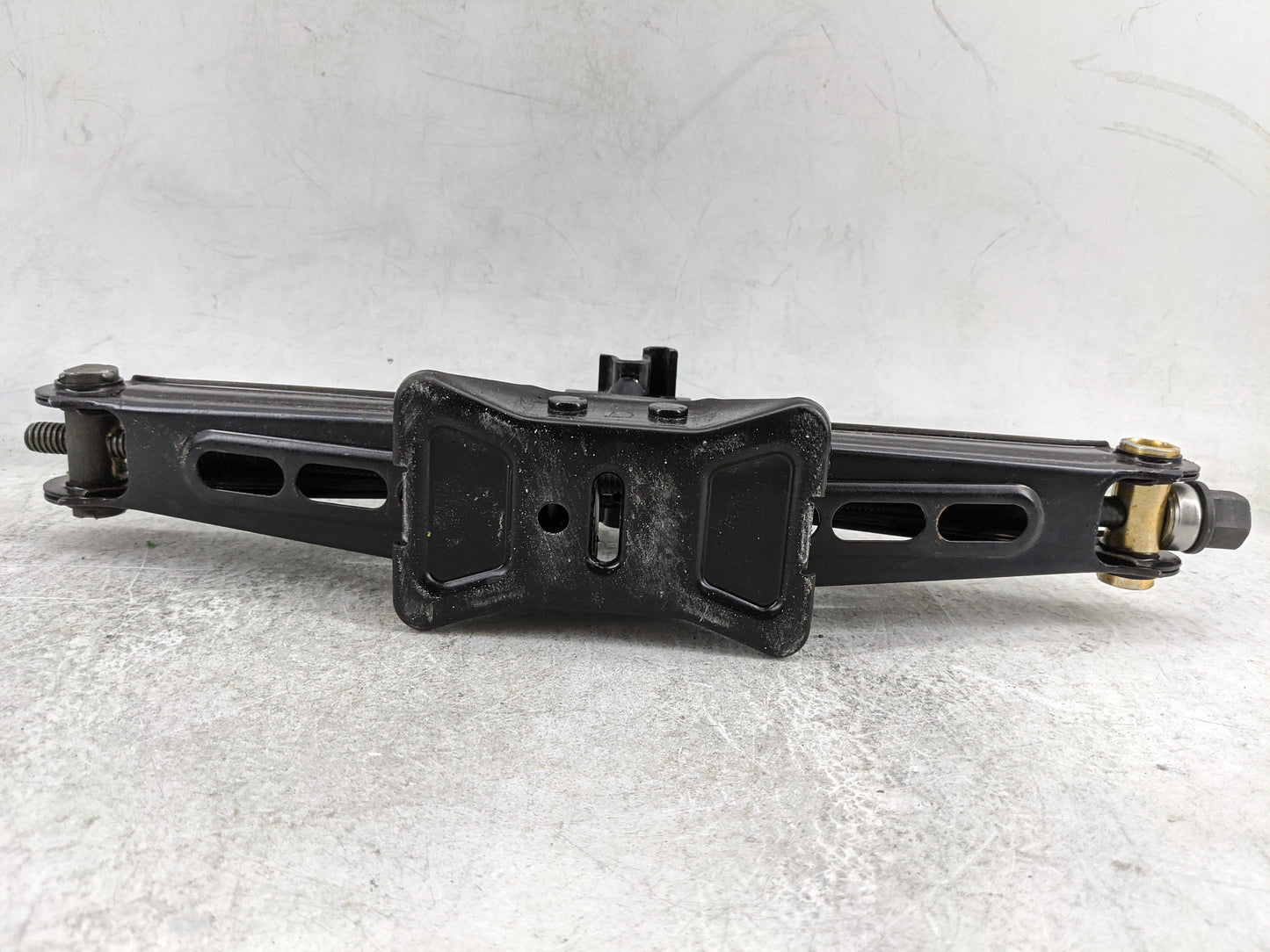 2005 Ford Freestyle Spare Scissor Car Jack Black - Oemusedautoparts1.com