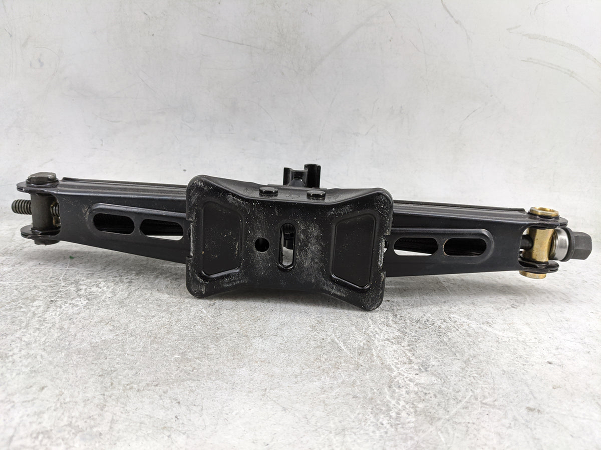 2005 Ford Freestyle Spare Scissor Car Jack Black - Oemusedautoparts1.com