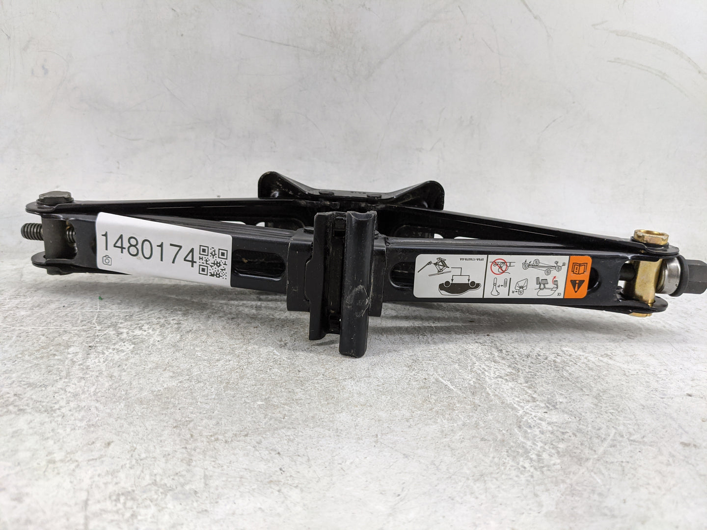 2005 Ford Freestyle Spare Scissor Car Jack Black - Oemusedautoparts1.com