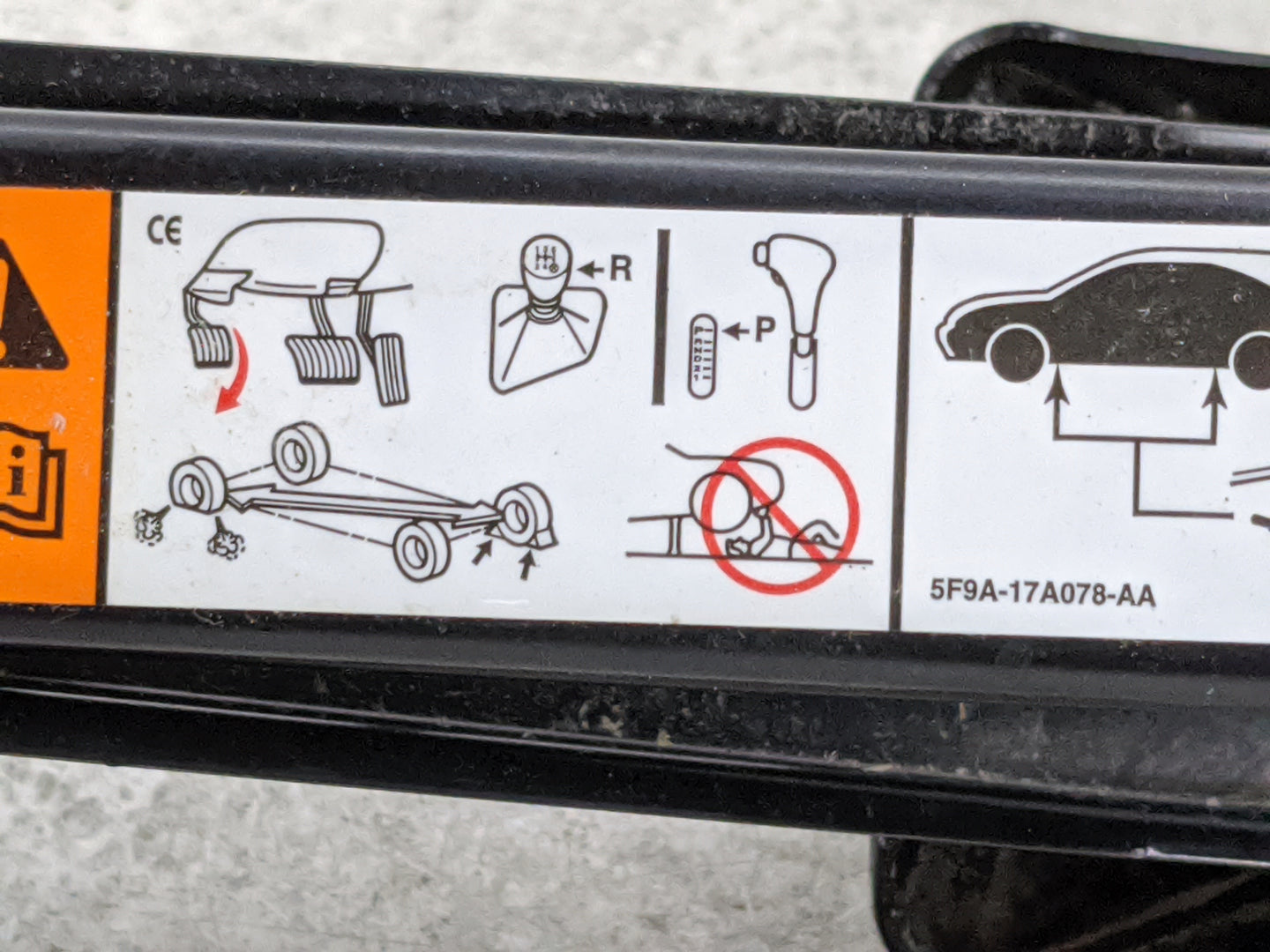 2005 Ford Freestyle Spare Scissor Car Jack Black - Oemusedautoparts1.com