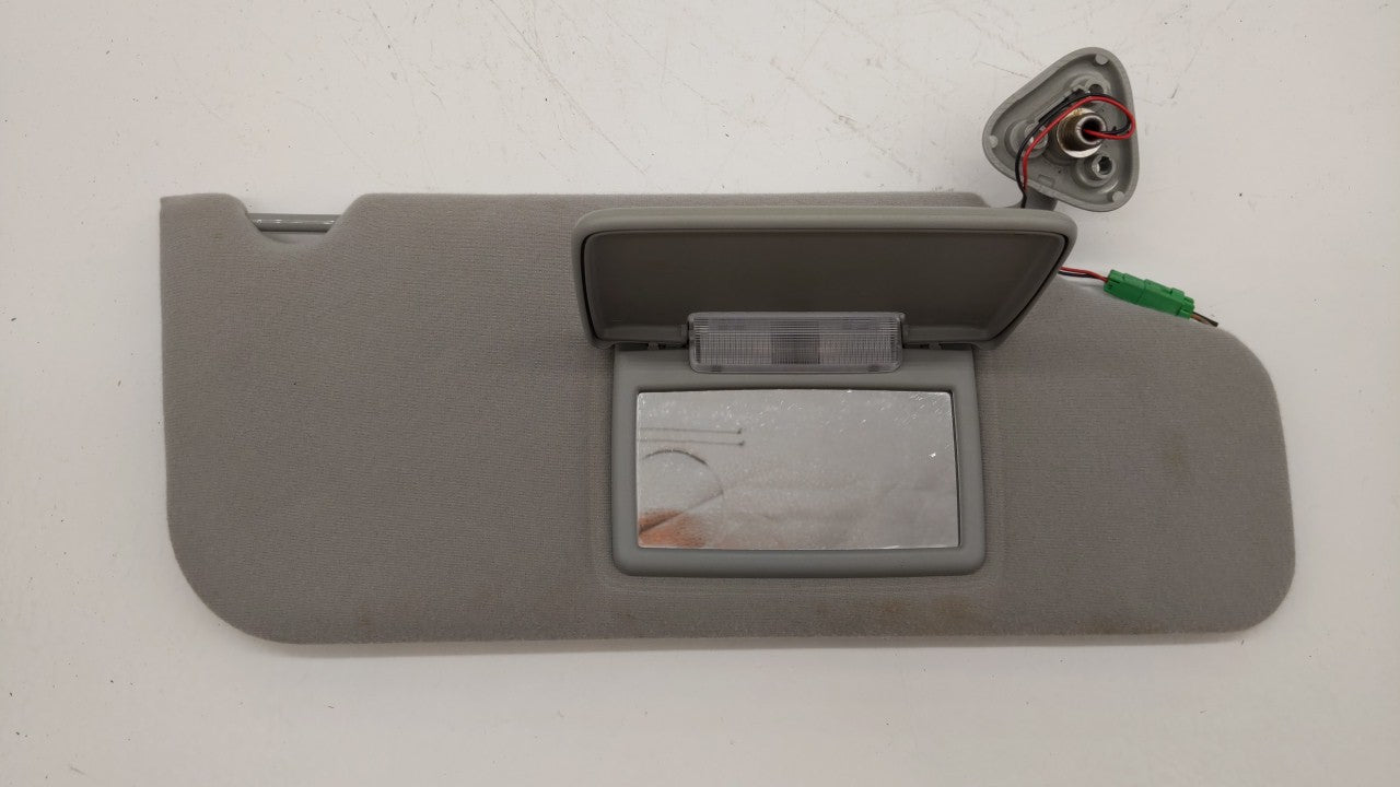 2005-2007 Ford Freestyle Sun Visor Shade Replacement Passenger Right Mirror Fits Fits 2005 2006 2007 OEM Used Auto Parts - O
