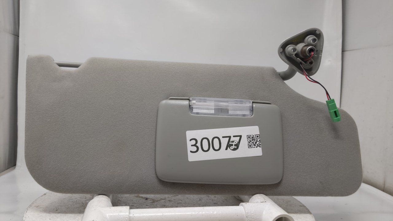 2005 Ford Freestyle Sun Visor Shade Replacement Passenger Right Mirror Fits OEM Used Auto Parts - Oemusedautoparts1.com