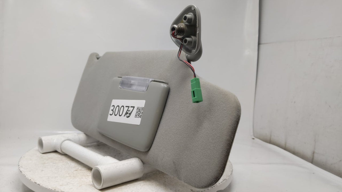 2005-2007 Ford Freestyle Sun Visor Shade Replacement Passenger Right Mirror Fits Fits 2005 2006 2007 OEM Used Auto Parts - O