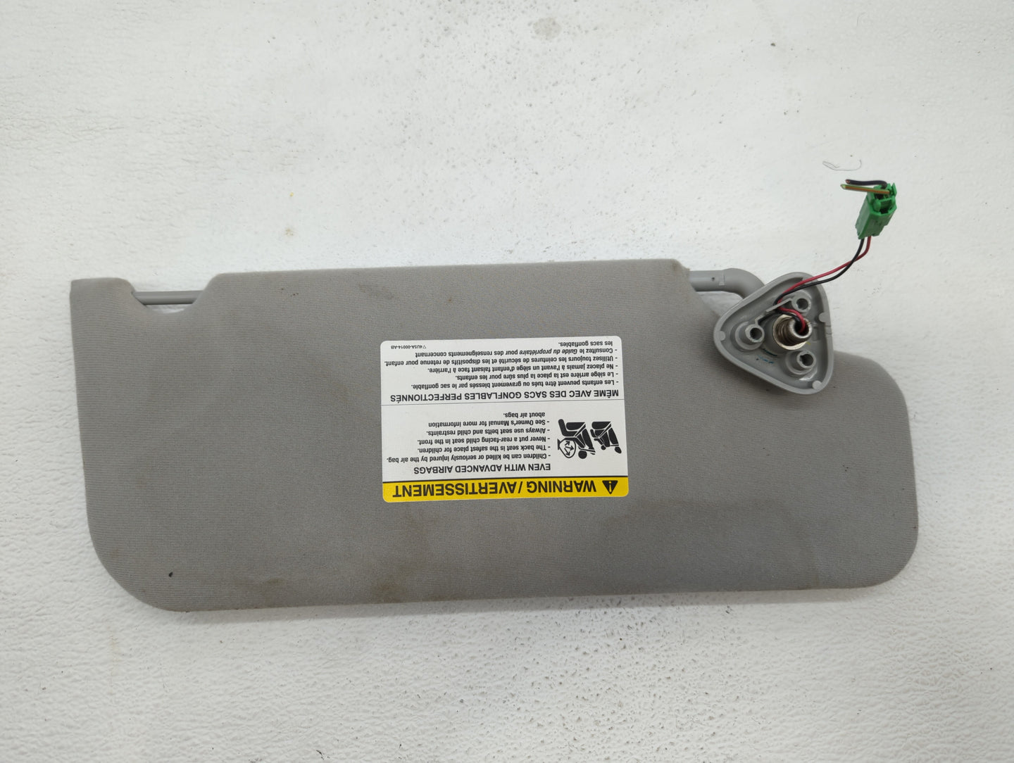 2005-2007 Ford Freestyle Sun Visor Shade Replacement Driver Left Mirror Fits Fits 2005 2006 2007 OEM Used Auto Parts - Oemus