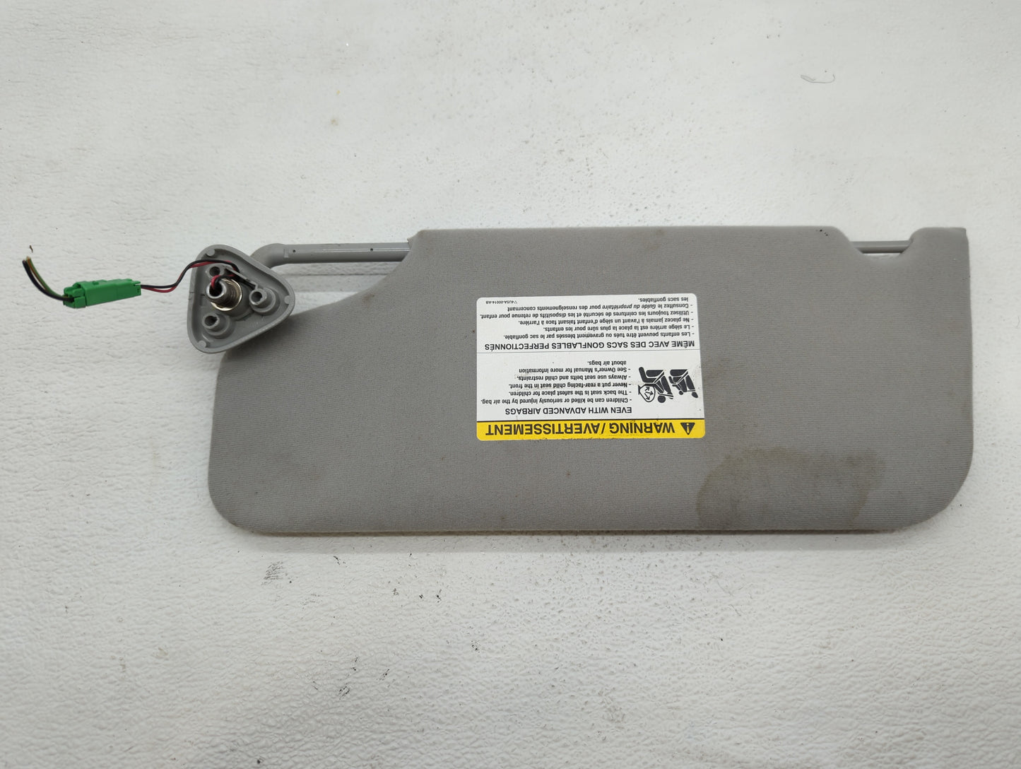 2005-2007 Ford Freestyle Sun Visor Shade Replacement Passenger Right Mirror Fits Fits 2005 2006 2007 OEM Used Auto Parts - O