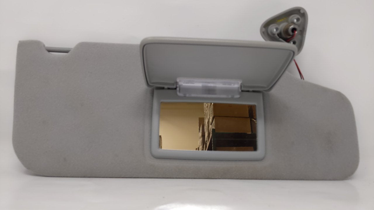 2005-2007 Ford Freestyle Sun Visor Shade Replacement Passenger Right Mirror Fits Fits 2005 2006 2007 OEM Used Auto Parts - O