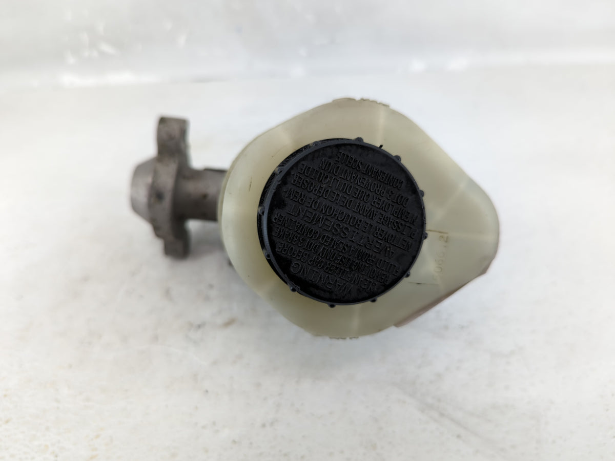 2005-2007 Ford Freestyle Brake Master Cylinder 614252 - Oemusedautoparts1.com