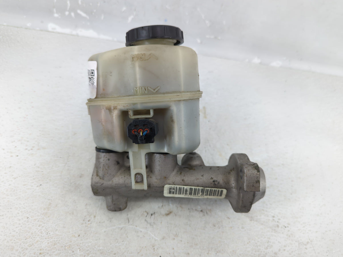 2005-2007 Ford Freestyle Brake Master Cylinder 614252 - Oemusedautoparts1.com