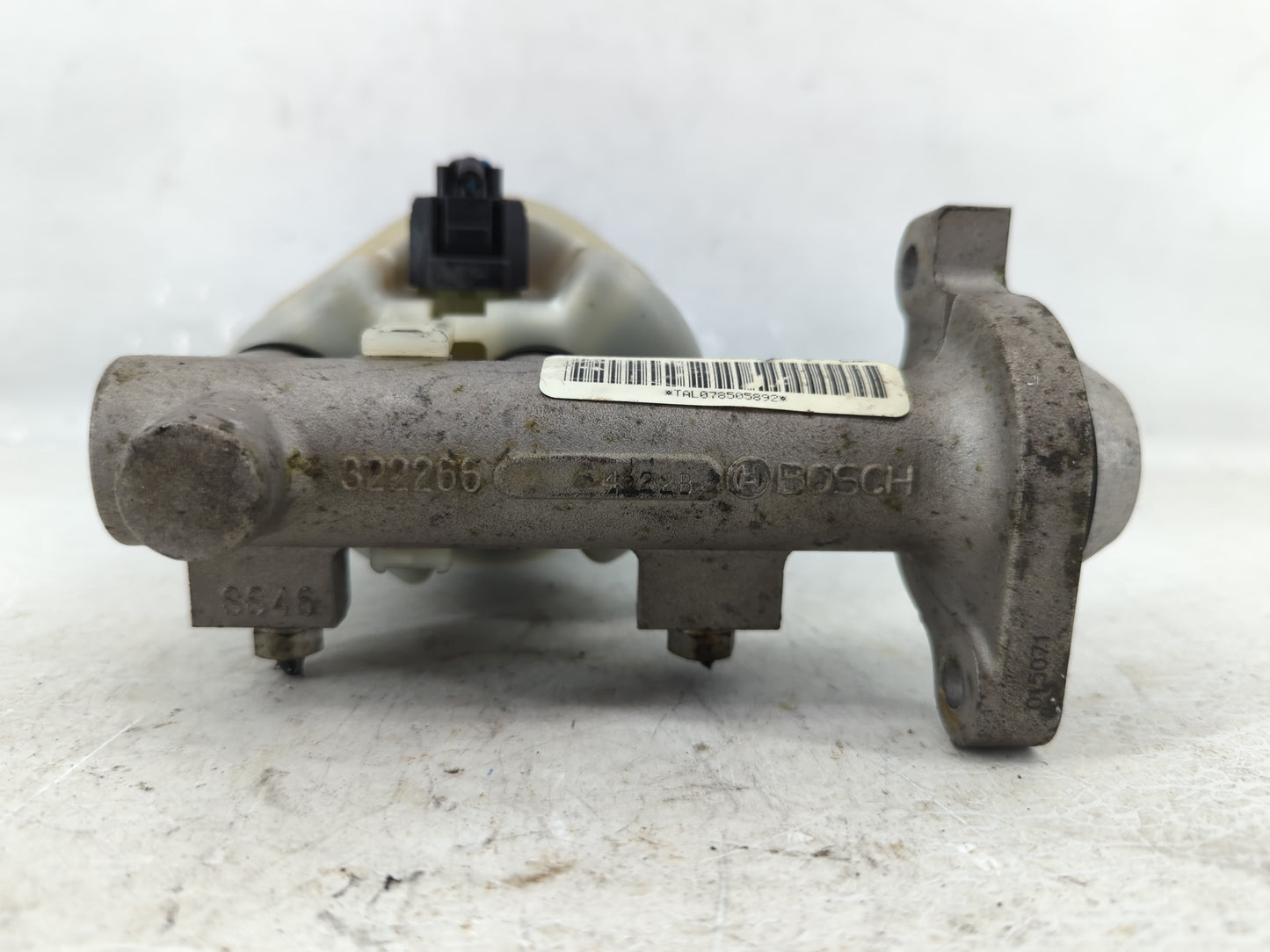2005-2007 Ford Freestyle Brake Master Cylinder 614252 - Oemusedautoparts1.com
