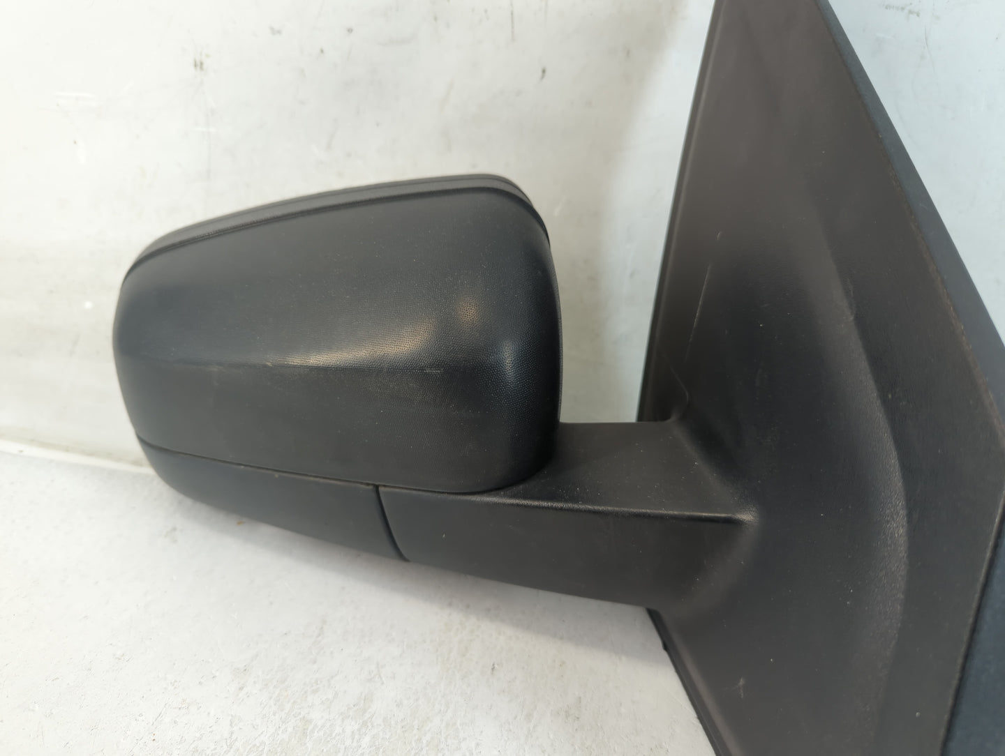 2005-2007 Ford Freestyle Passenger Side View Mirror - Right Door Mirror OEM Used - Oemusedautoparts1.com