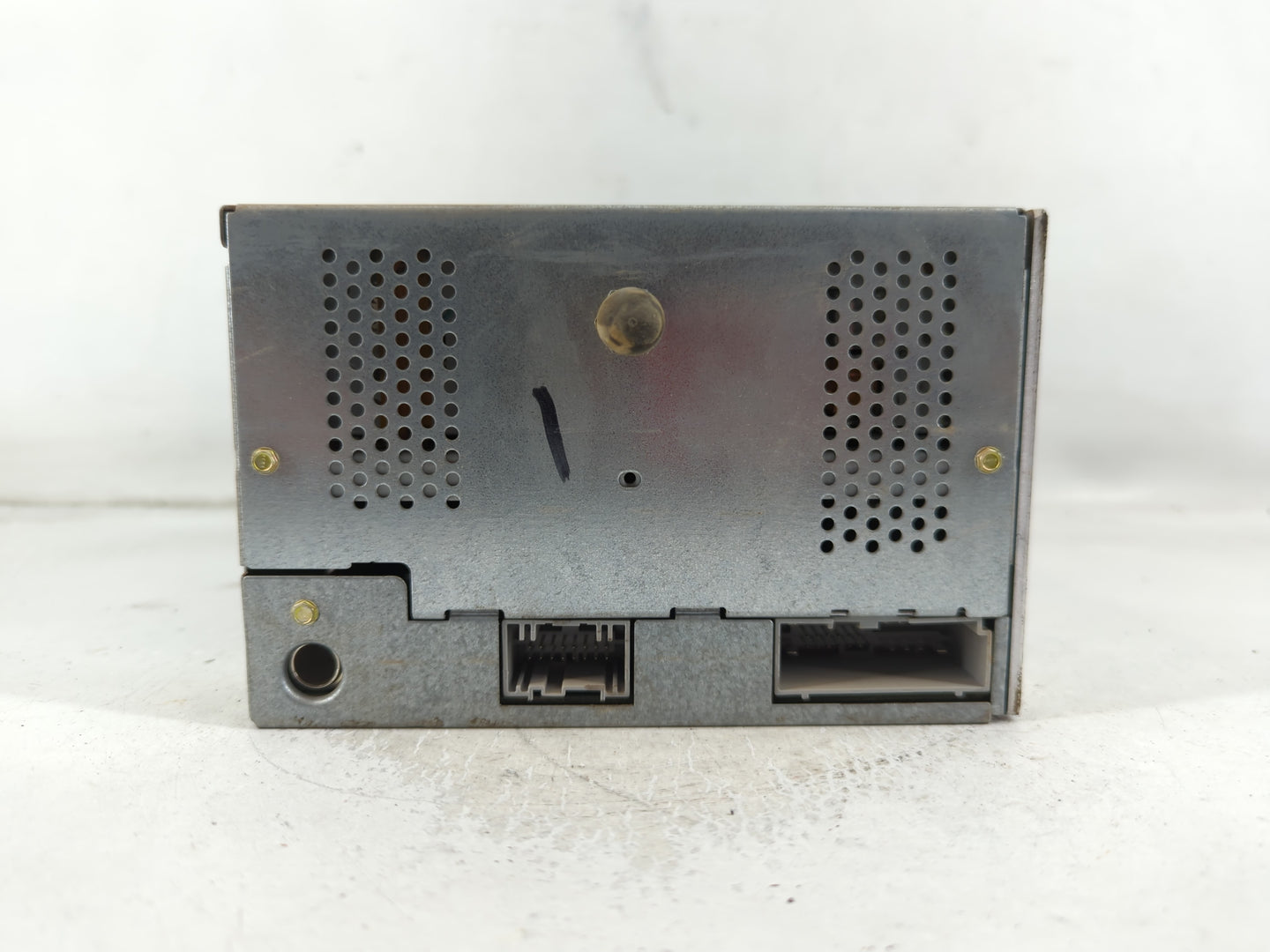 2005 Ford Freestyle Radio AM FM Cd Player Receiver Replacement P/N:5F9T-18C815-GB Fits OEM Used Auto Parts - Oemusedautopart