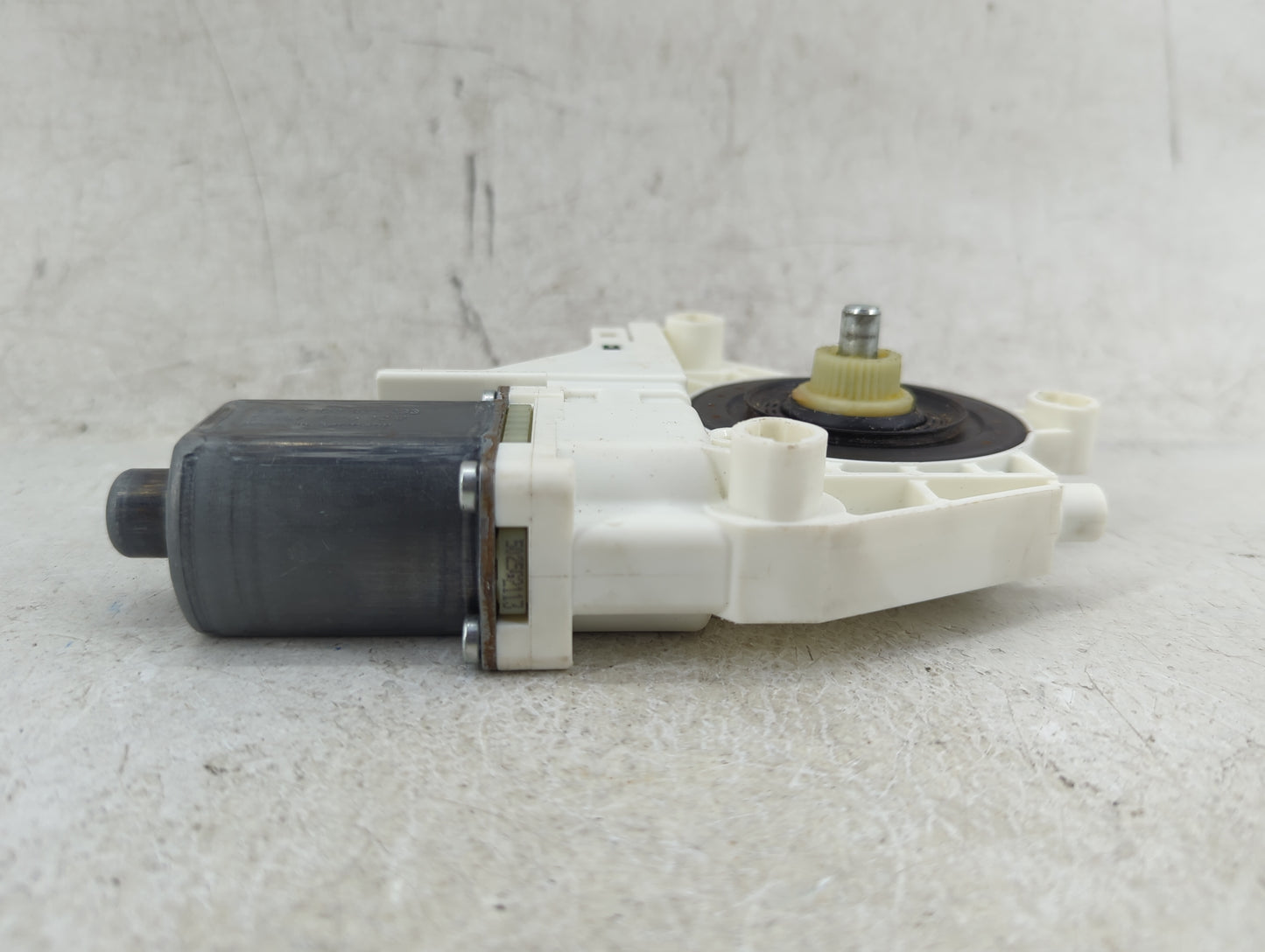 2005-2007 Ford Freestyle Passenger Front Right Power Window Motor - Oemusedautoparts1.com