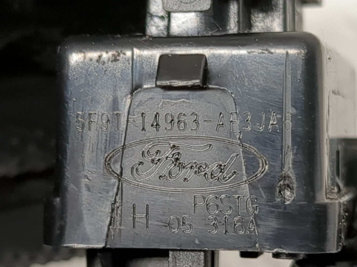 2005-2007 Ford Freestyle Master Power Window Switch Replacement Driver Side Left P/N:5F9T-14963-AF3 Fits OEM Used Auto Parts