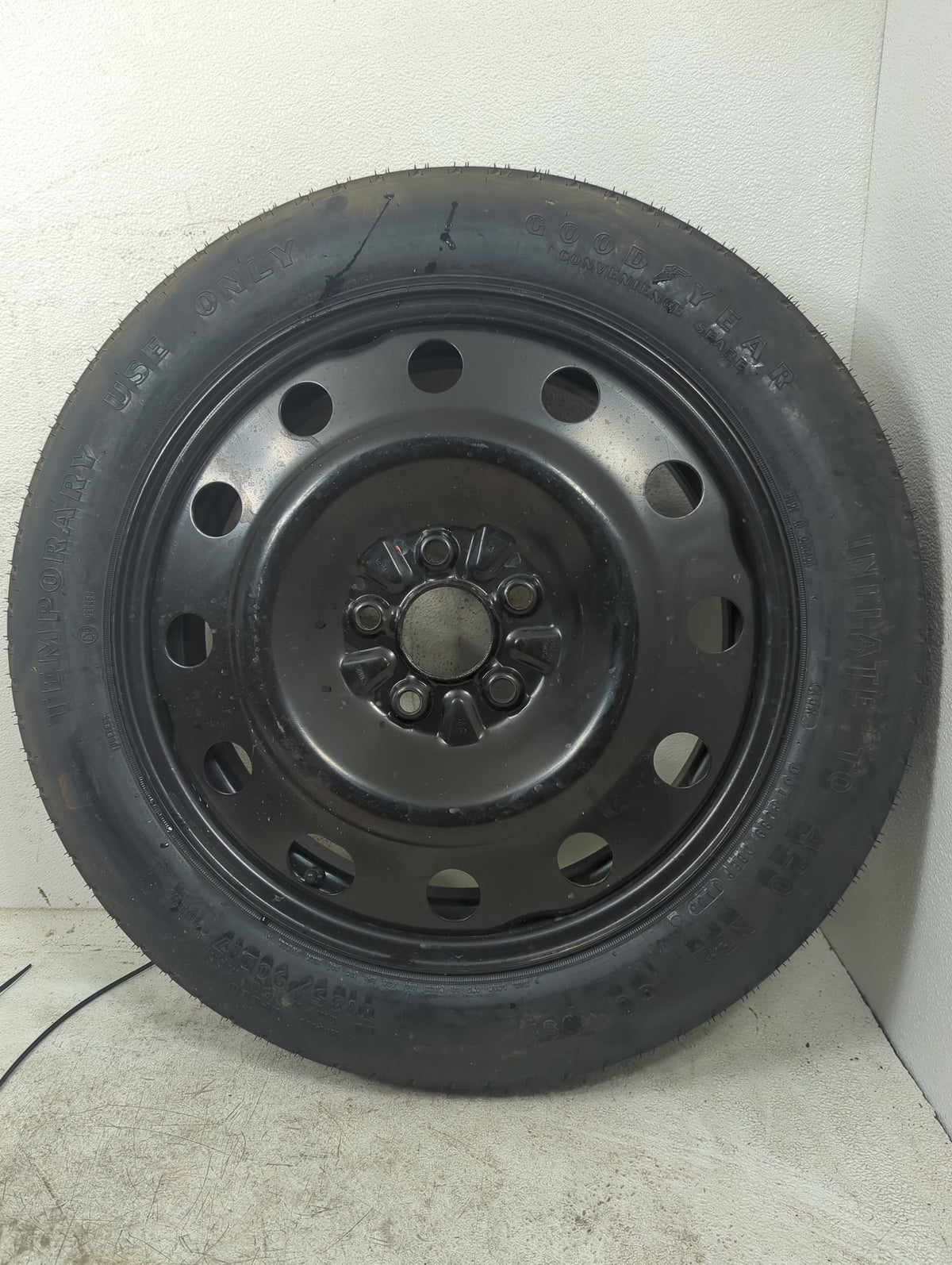 2005 Ford Fstyle Spare Donut Tire Wheel Rim Oem - Oemusedautoparts1.com