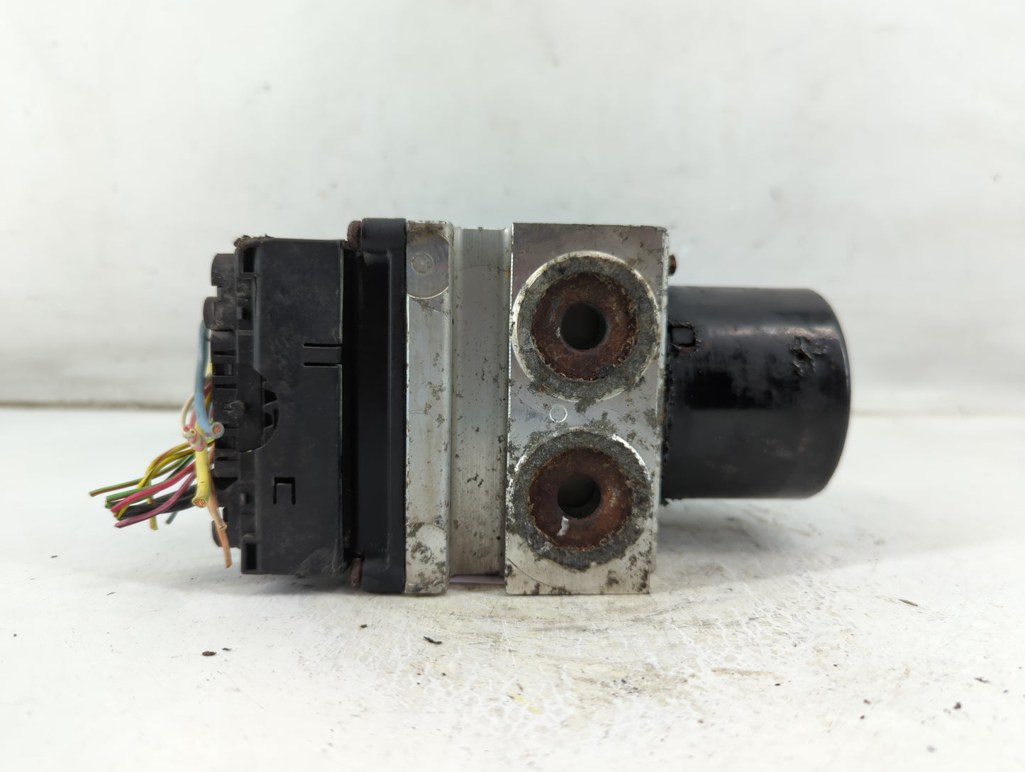 2005-2006 Ford Mustang ABS Pump Control Module Replacement P/N:14693807 Fits Fits 2005 2006 OEM Used Auto Parts - Oemusedaut