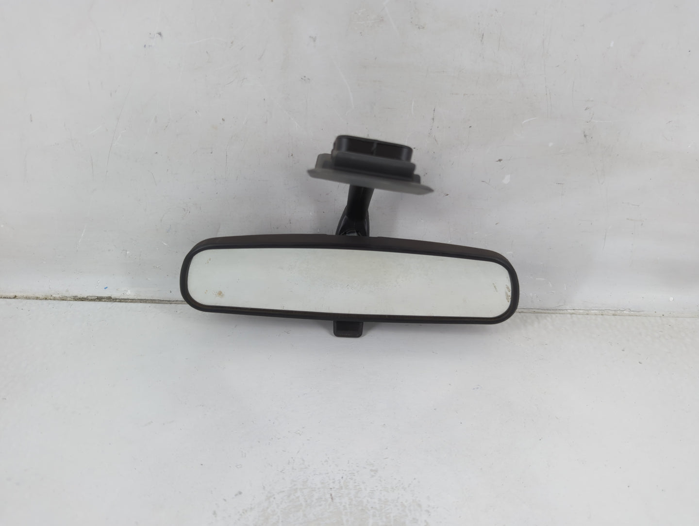 2005 Ford Mustang Interior Rear View Mirror Replacement OEM P/N:E8011681 Fits OEM Used Auto Parts - Oemusedautoparts1.com