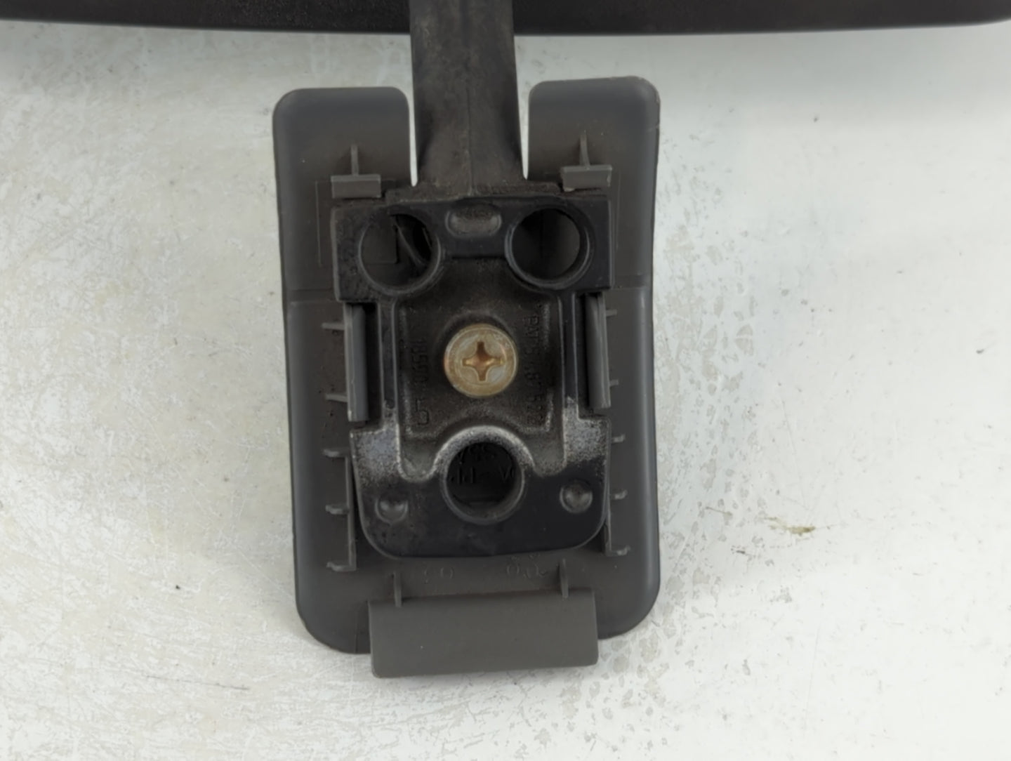 2005 Ford Mustang Interior Rear View Mirror Replacement OEM P/N:E8011681 Fits OEM Used Auto Parts - Oemusedautoparts1.com