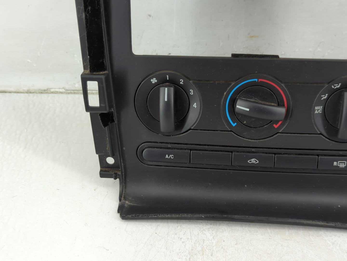 2005-2009 Ford Mustang Climate Control Module Temperature AC/Heater Replacement P/N:3F2H-19808-AH Fits OEM Used Auto Parts -