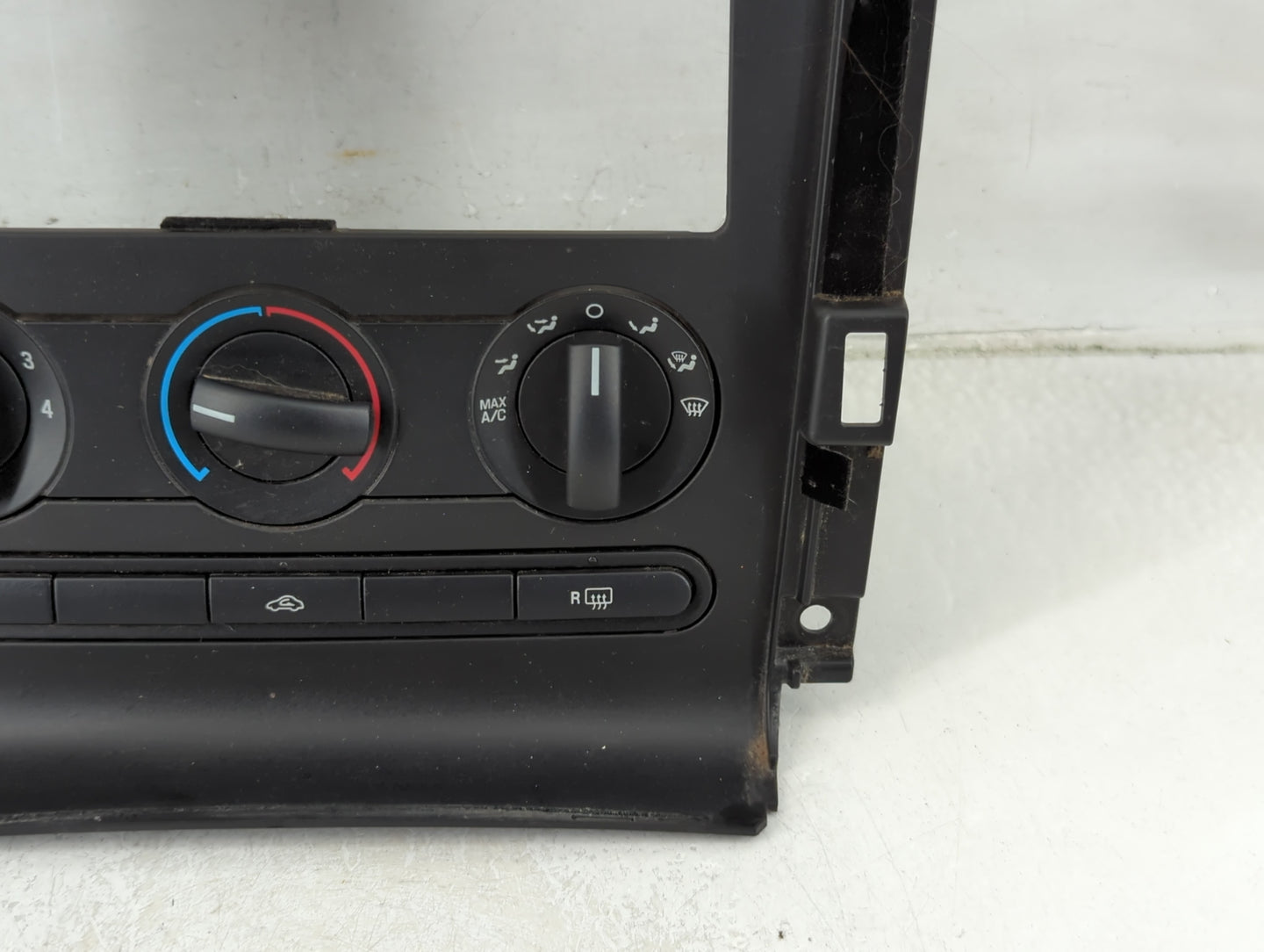 2005-2009 Ford Mustang Climate Control Module Temperature AC/Heater Replacement P/N:3F2H-19808-AH Fits OEM Used Auto Parts -