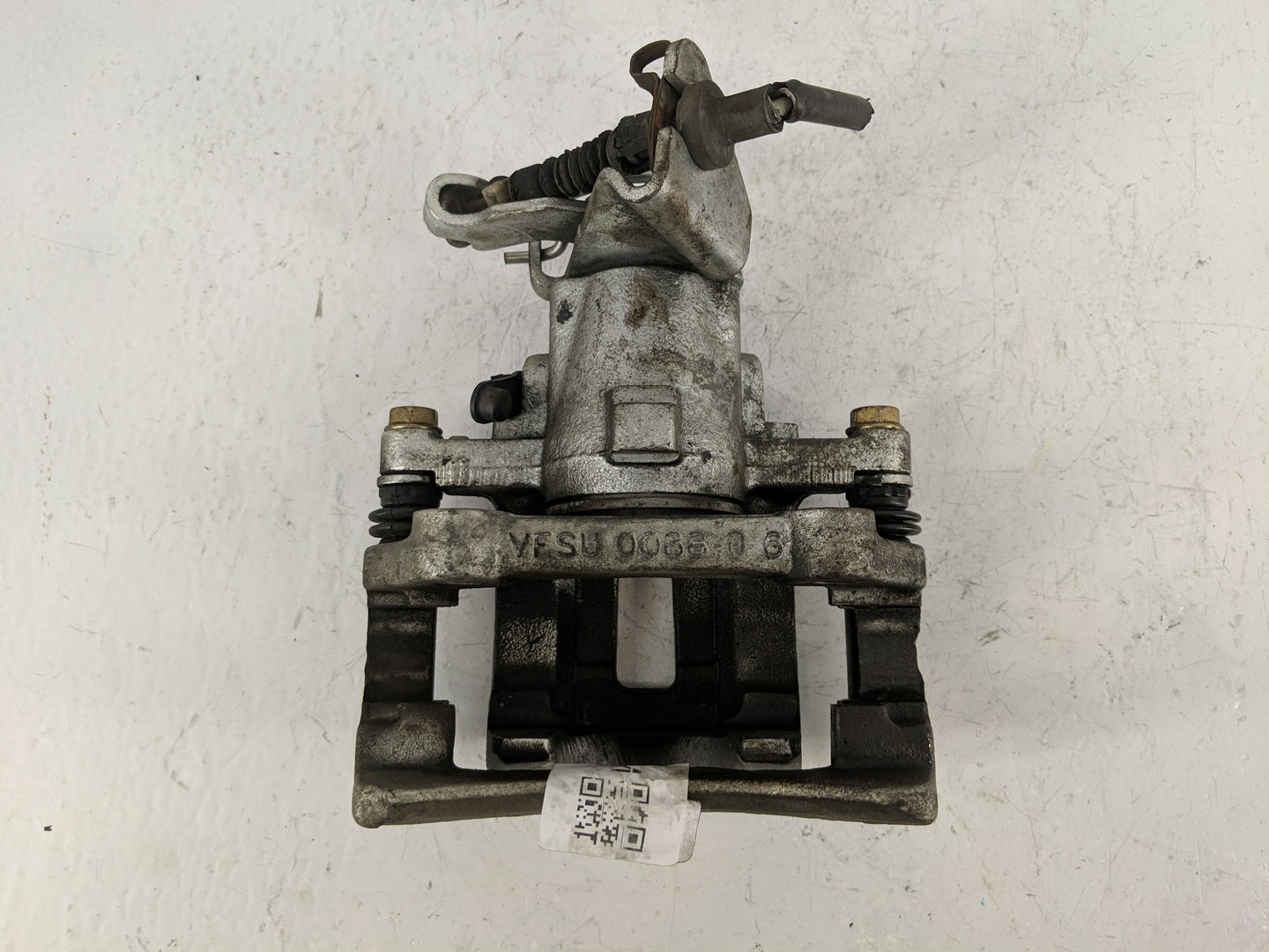 2005-2010 Ford Mustang Front Driver Left Brake Caliper - Oemusedautoparts1.com