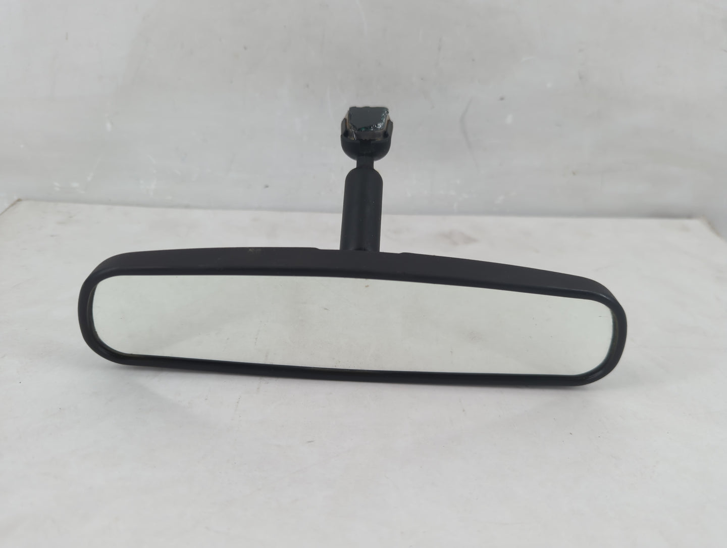 2005 Ford Mustang Interior Rear View Mirror Replacement OEM P/N:E8011681 Fits OEM Used Auto Parts - Oemusedautoparts1.com