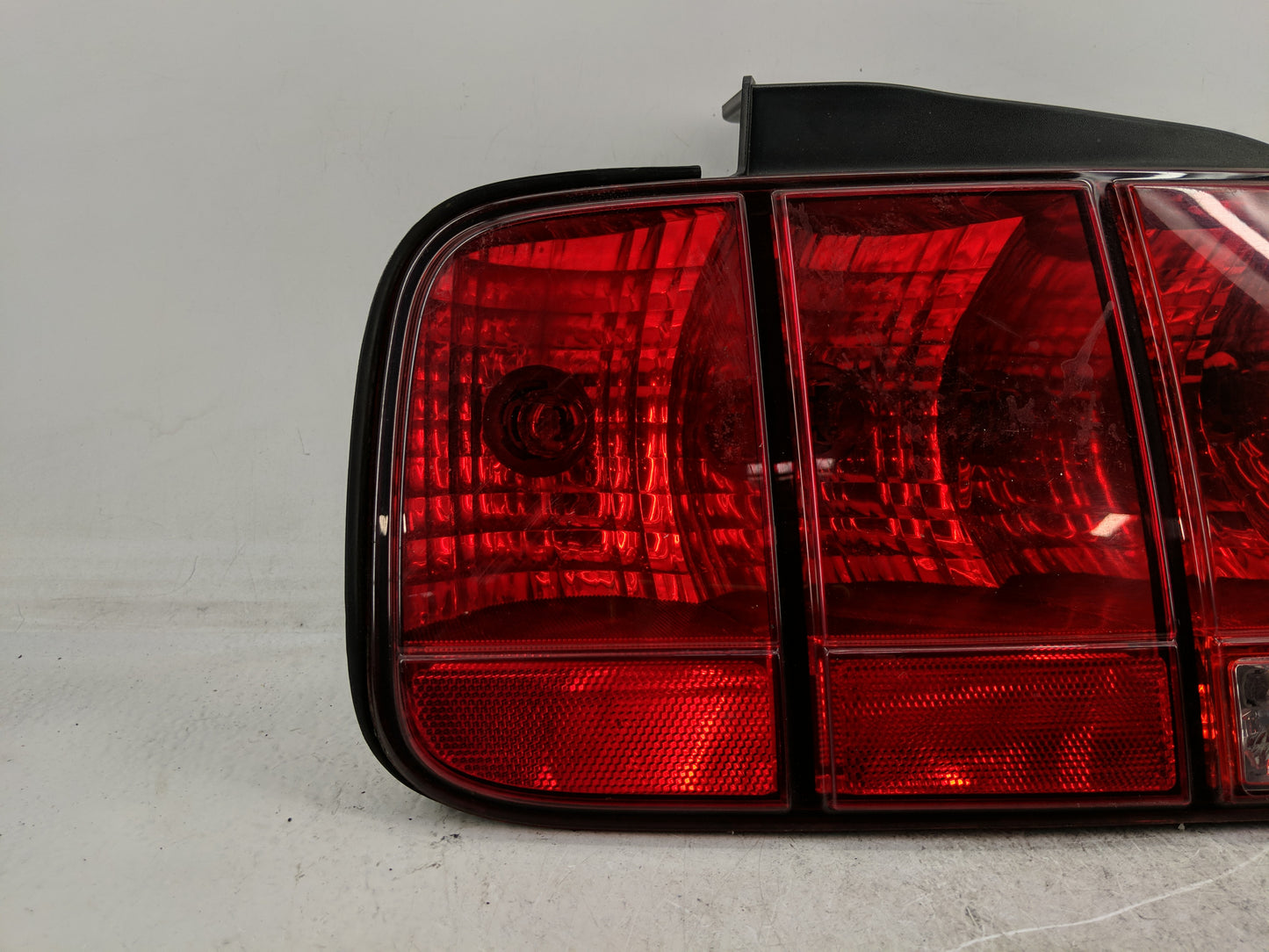 2005-2009 Ford Mustang Tail Light Assembly Driver Left OEM P/N:13A412-AB Fits Fits 2005 2006 2007 2008 2009 OEM Used Auto Pa