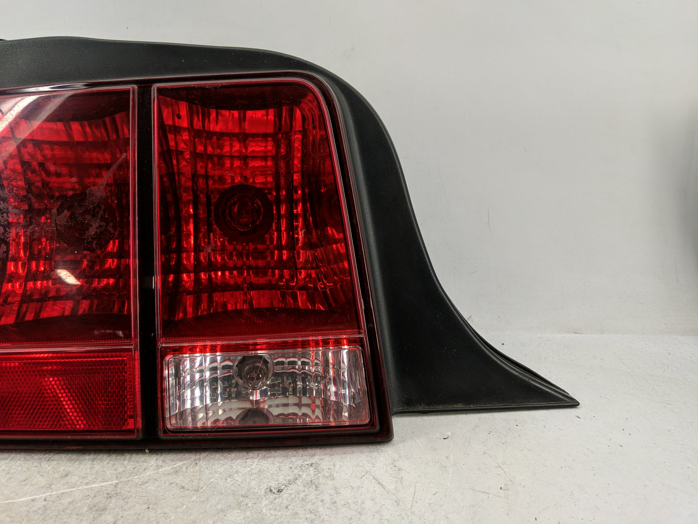 2005-2009 Ford Mustang Tail Light Assembly Driver Left OEM P/N:13A412-AB Fits Fits 2005 2006 2007 2008 2009 OEM Used Auto Pa