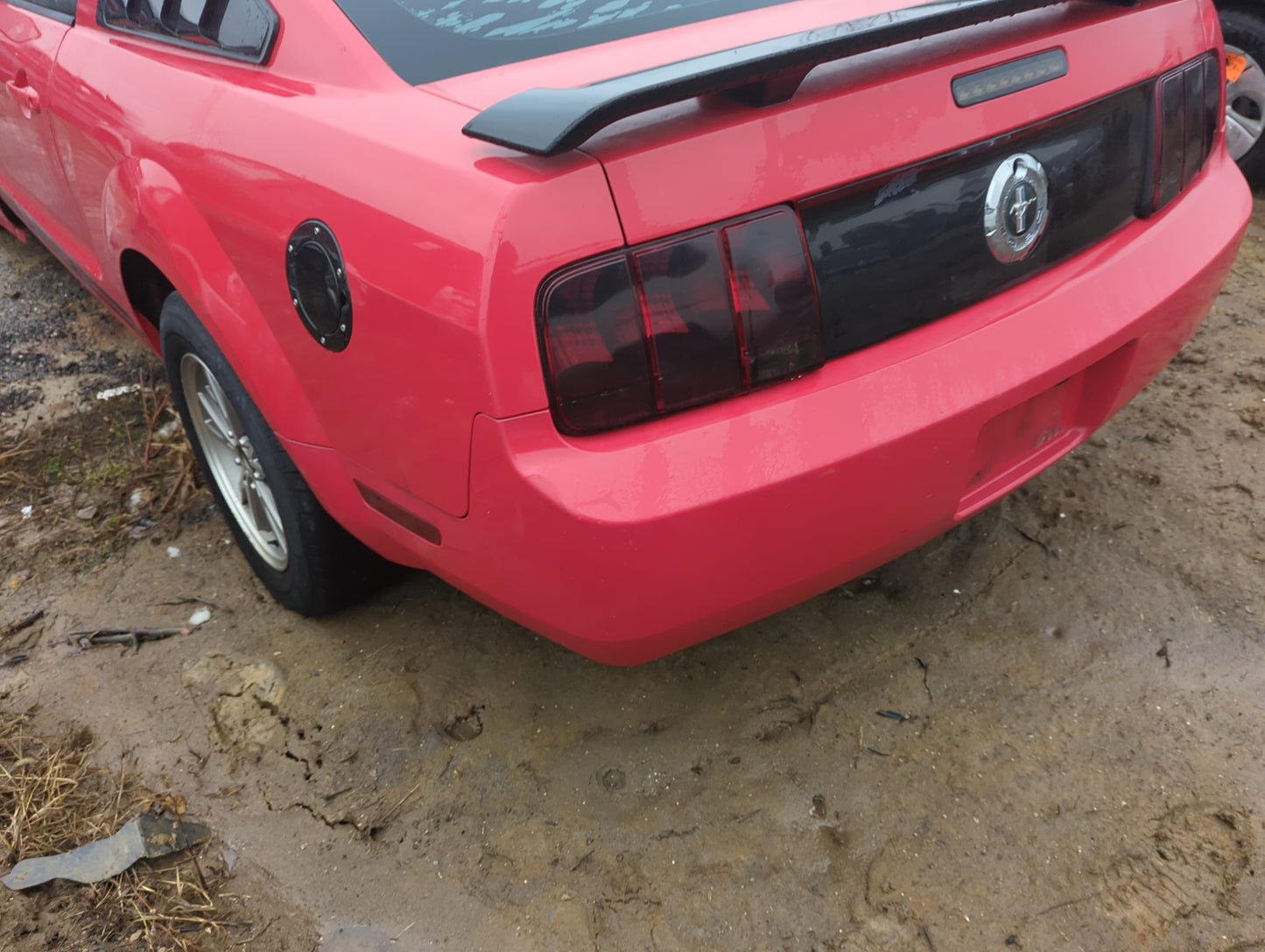 2005-2009 Ford Mustang Rear Bumper Assembly Oem - Oemusedautoparts1.com