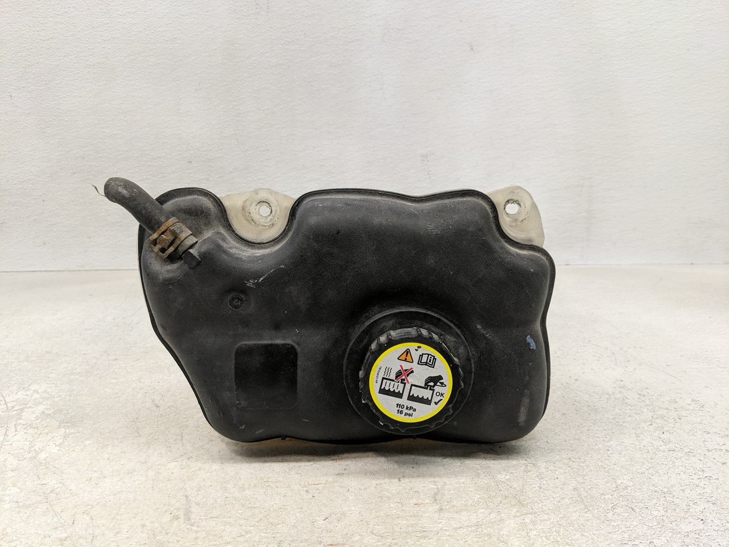 2005-2010 Ford Mustang Radiator Coolant Overflow Expansion Tank Bottle 1313074 - Oemusedautoparts1.com