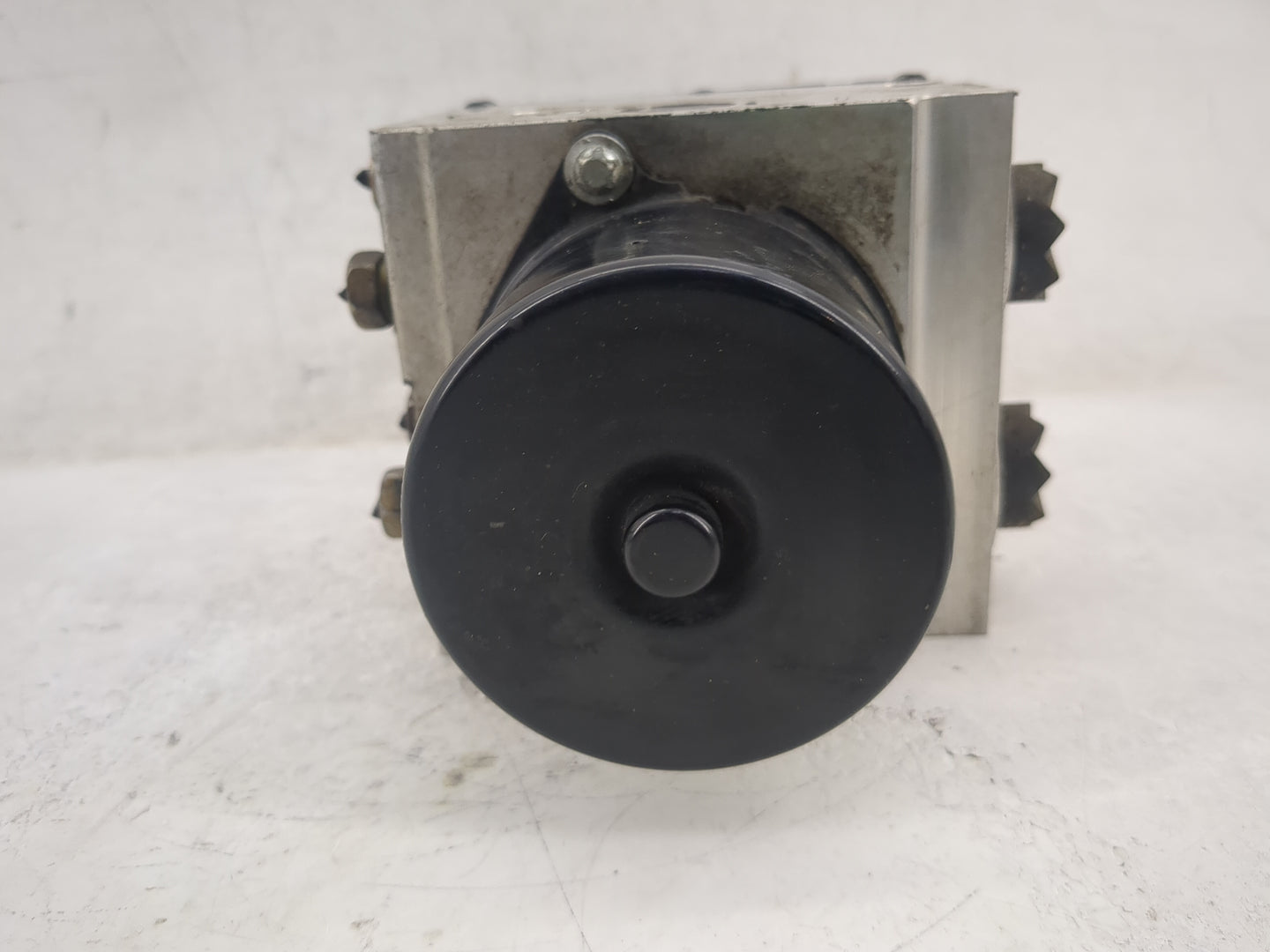 2005-2006 Ford Mustang ABS Pump Control Module Replacement P/N:4R33-2C353-AG Fits Fits 2005 2006 OEM Used Auto Parts - Oemus