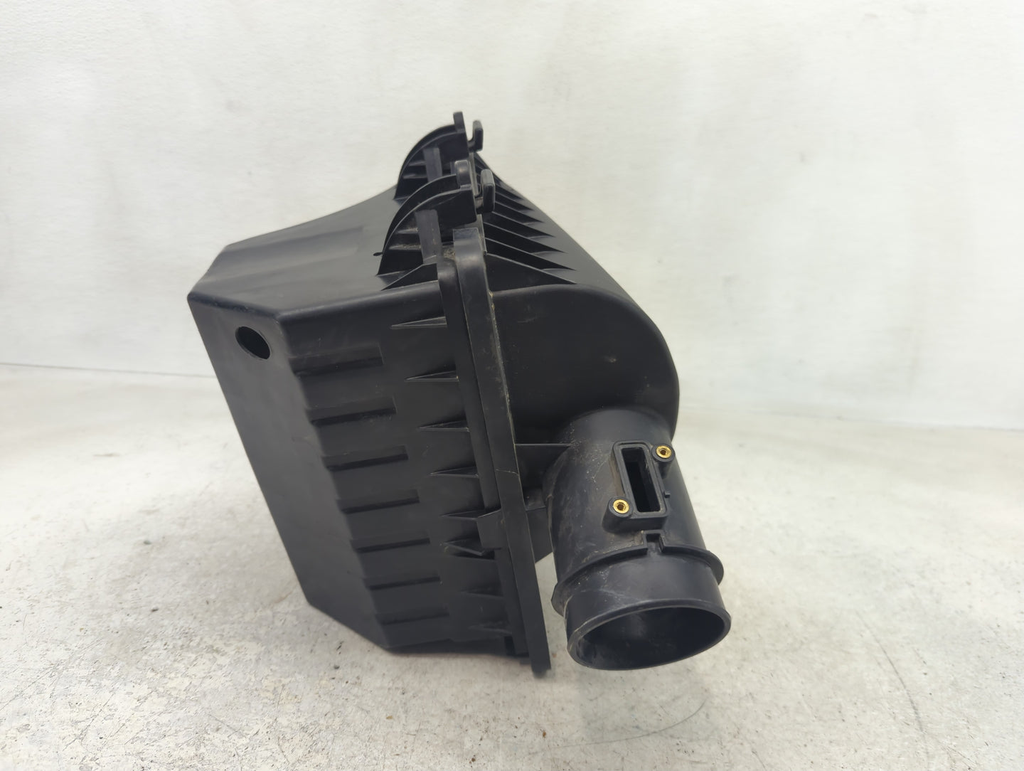 2005-2010 Ford Mustang Air Cleaner Intake-duct Hose Tube - Oemusedautoparts1.com