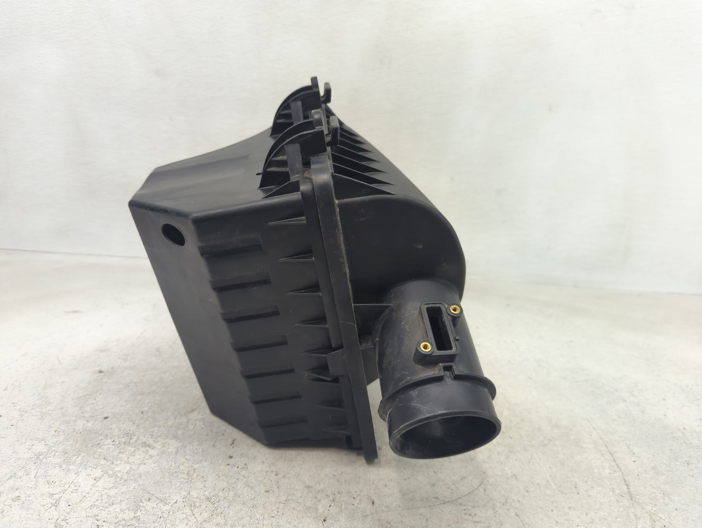 2005-2010 Ford Mustang Air Cleaner Intake-duct Hose Tube - Oemusedautoparts1.com