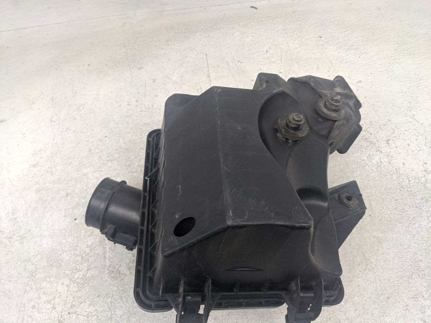 2005-2010 Ford Mustang Air Cleaner Intake-duct Hose Tube - Oemusedautoparts1.com