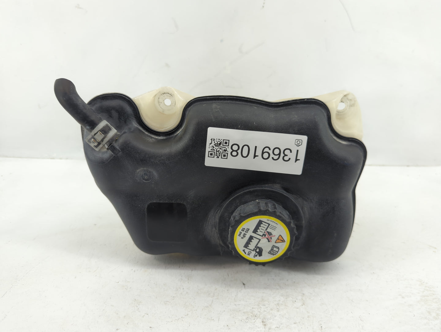2005-2010 Ford Mustang Radiator Coolant Overflow Expansion Tank Bottle 1369108 - Oemusedautoparts1.com